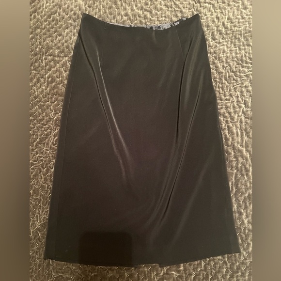 WHBM Perfect Black Skirt Size 6 - Picture 1 of 4